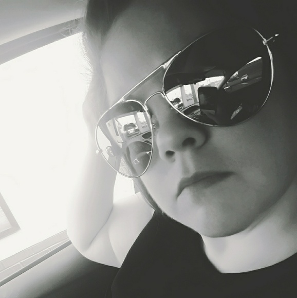 Meet your Posher, Kami - Picture 5 of 8